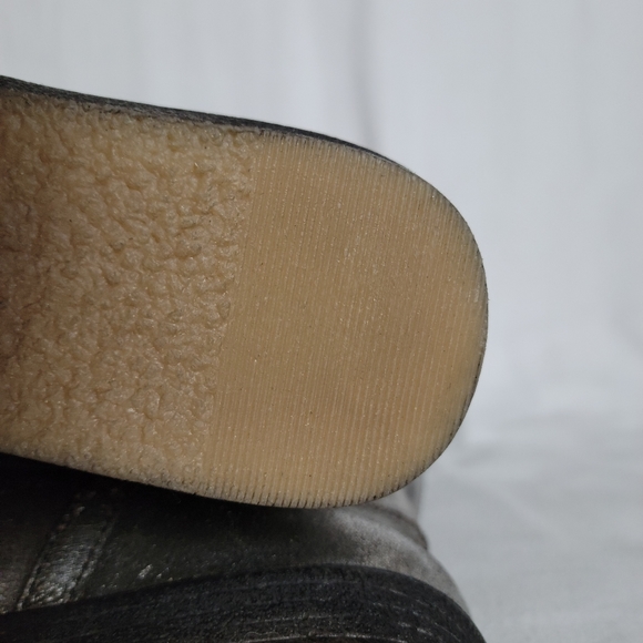 Trask Audra Silver Pewter shiny Shearling lined boots - Picture 13 of 16